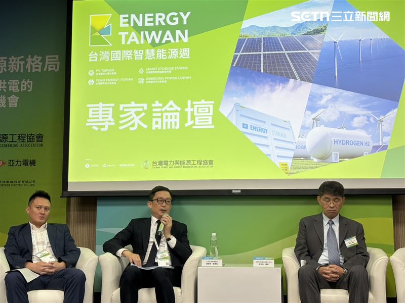 AI資料中心建置帶動重電產業轉型,大同全球營運總部營運長謝頴昇(中)今(15)日指出,「Time-to-Power」(電力就緒時程)已成為搶攻AI能源商機的關鍵,公司目前電力事業在手訂單達200億元,能見度更已延伸至2027年。(圖/記者王文承攝影)