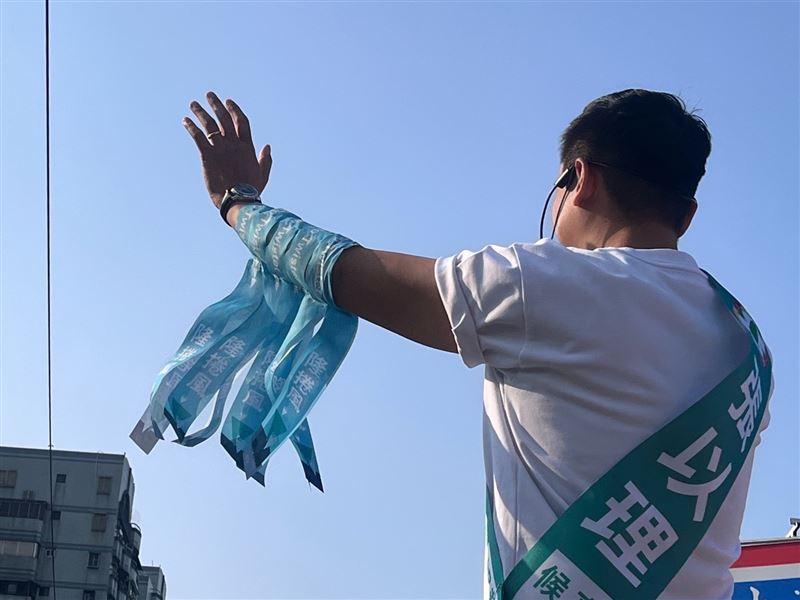 高雄「點子王」創意再出招！張以理長出「隆捲風翅膀」 盼高雄乘風而起、展翅高飛！