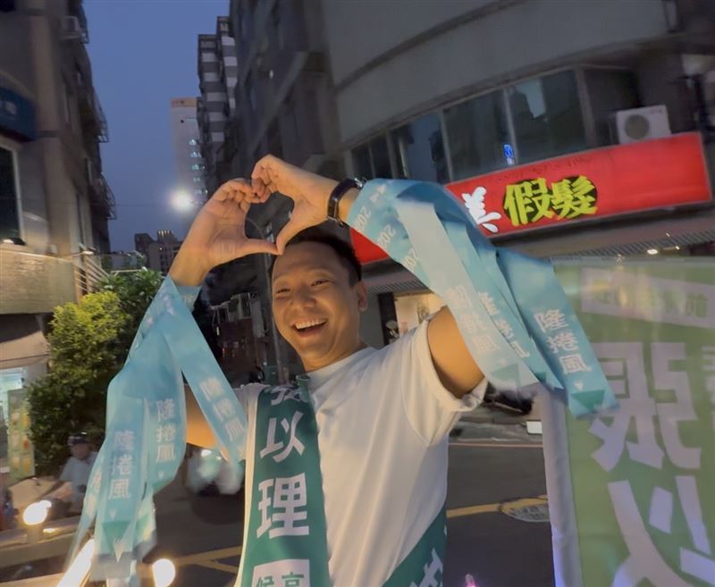 高雄「點子王」創意再出招！張以理長出「隆捲風翅膀」 盼高雄乘風而起、展翅高飛！