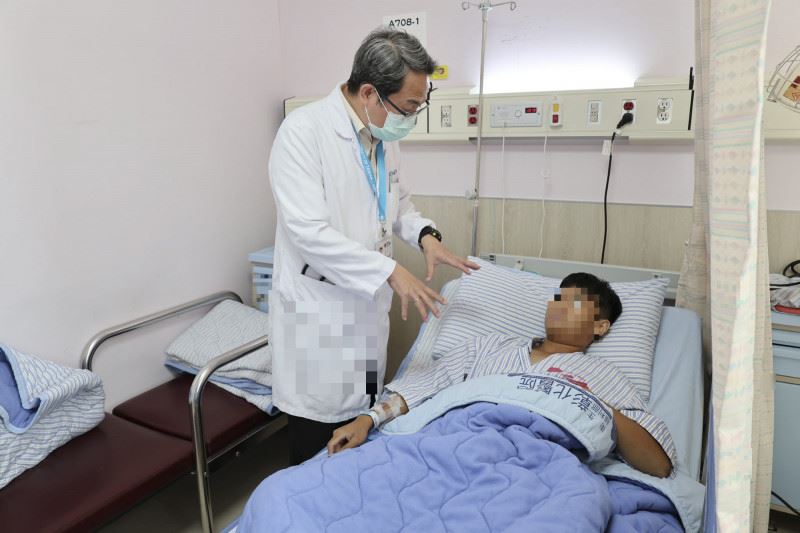 該名高中生感染的「克雷伯氏菌」是引發肝膿瘍的致病菌。(圖/翻攝畫面)