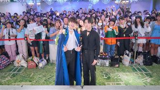 動刀告別10年隱疾　黃氏兄弟瑋瑋復工露面
