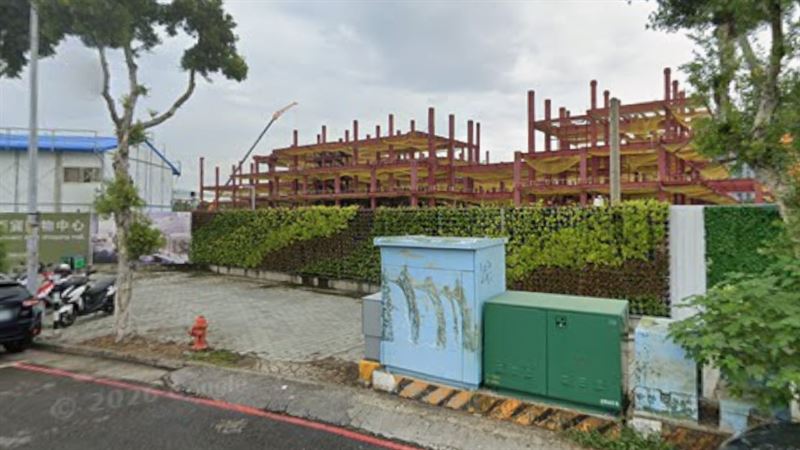 D-ONE開發量體龐大,目前持續建設中。圖為去年9月街景。(圖/翻攝自Google街景)