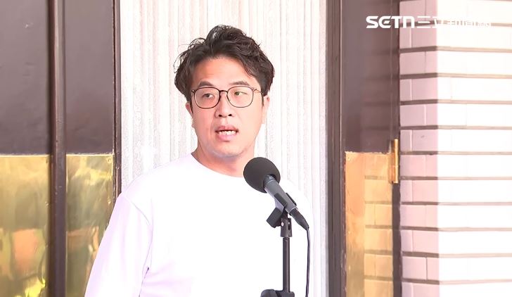 沈伯洋表示，「我們在討論松機的配套是什麼，你跟我說桃機的量能有多少萬然後你不懂，我覺得其實蠻厲害的」。（圖／翻攝畫面）