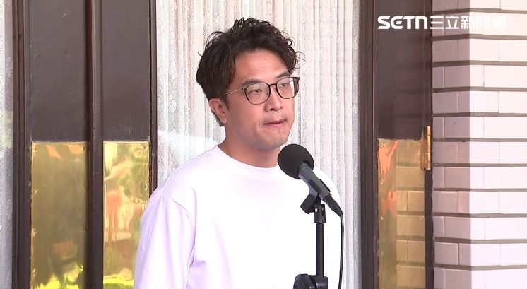 沈伯洋表示,蔣萬安擔任市長一段時間,應該是不太需要帶平板參加辯論,「我對他很有信心」。(圖/翻攝畫面)