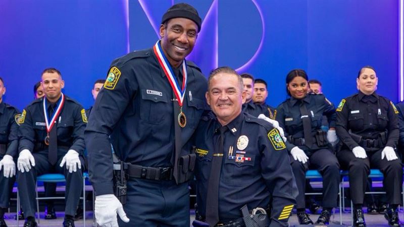 NBA球星轉行當警察　史陶德邁爾警校畢業