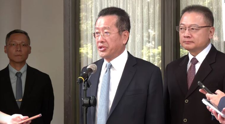 國防部長顧立雄認為松山機場是中樞的重要防衛節點，平時及戰時都有其重要的軍事任務。（圖／翻攝畫面）