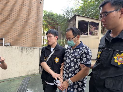 父子檔「碰瓷」假車禍15次　檢警拘提到案