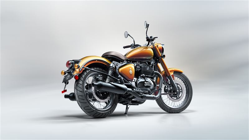 Royal Enfield Classic 650以銅色為基底,搭配深色與金色細節。(圖/Royal Enfield提供)