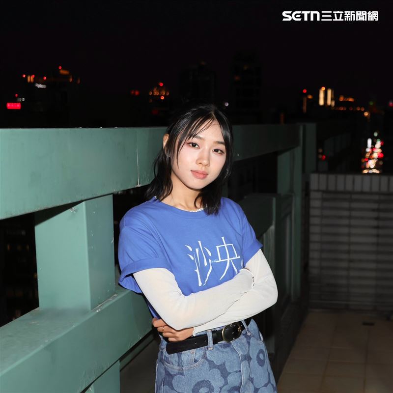 湯詠絮主演電影《沙央》,日前接受《三立新聞網》專訪分享拍攝幕後。(圖/記者田俊彥攝影)