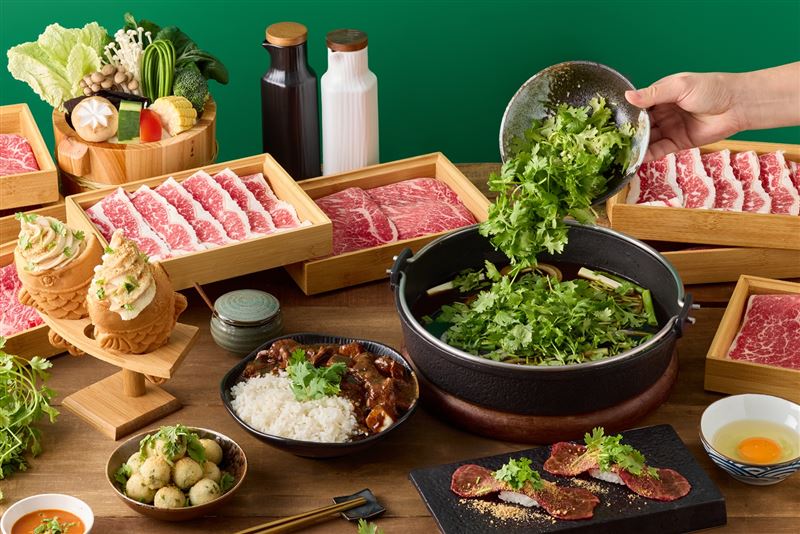 和牛涮推出香菜系列新菜,邀全台香菜控挑戰開鍋。(圖/品牌業者提供)