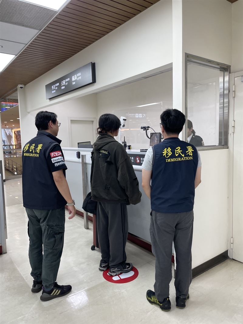 一位中國交換生喊出「小小賴清德拿下」、「兩岸統一是必然」等語,遭驅逐出境。(圖/移民署提供)