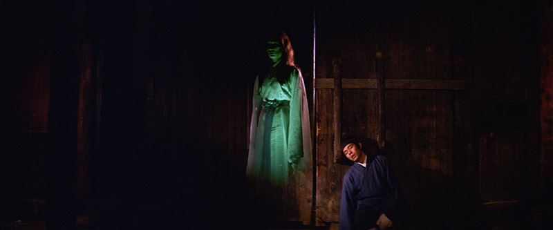 《秋燈夜雨》(1974)改編清代小說《聊齋志異》並開創全新的恐怖片拍攝風格,轟動台港!(圖/國家影視聽中心提供)