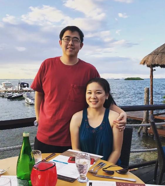 外媒指稱,張婉瑩(右)除了丈夫Edric Ding(左),還與另一位「中國幫手」感情親密。(圖/翻攝自IG@heatherzhangwy)