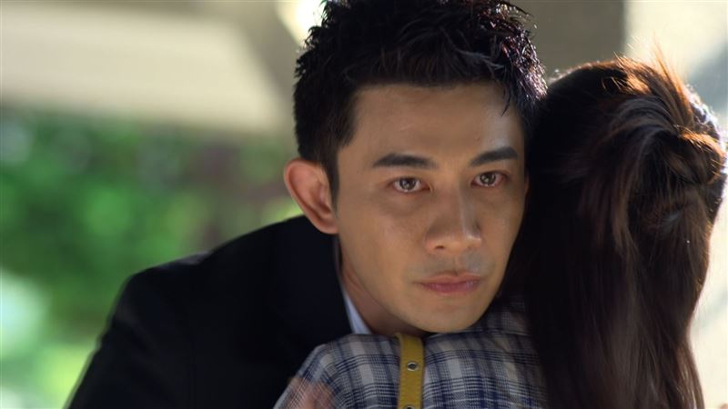 《豆腐媽媽》曾子益、曾智希離婚戲情緒張力十足,細膩演出夫妻多年累積的委屈與傷痛。(圖/民視提供)