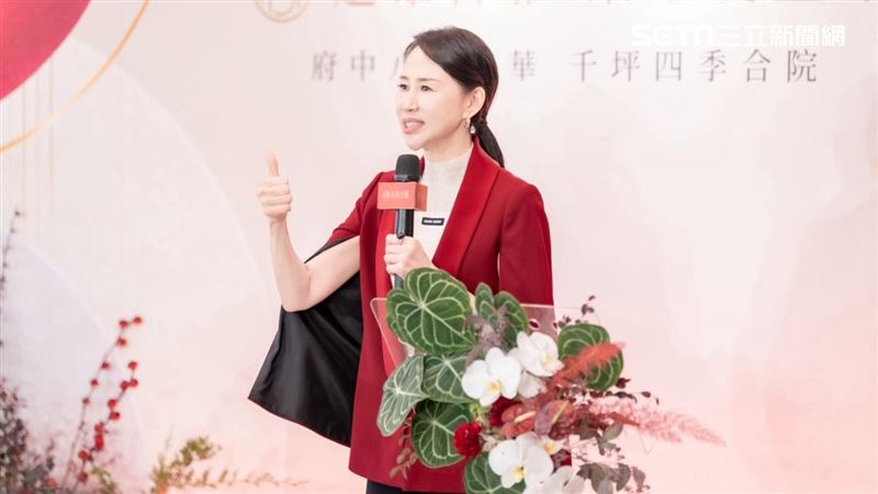 張麗蓉表示，央行近期鬆綁限貸令後，看屋人潮略增，復訪組數更明顯增加，顯示政策調整有助於真正有自住需求的民眾進場，預估明年房市相對今年會微增溫。（圖／遠雄提供）
