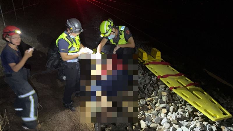 男子擅闖鐵軌遭列車撞擊！全身傷送醫