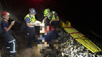 男子擅闖鐵軌遭列車撞擊！全身傷送醫
