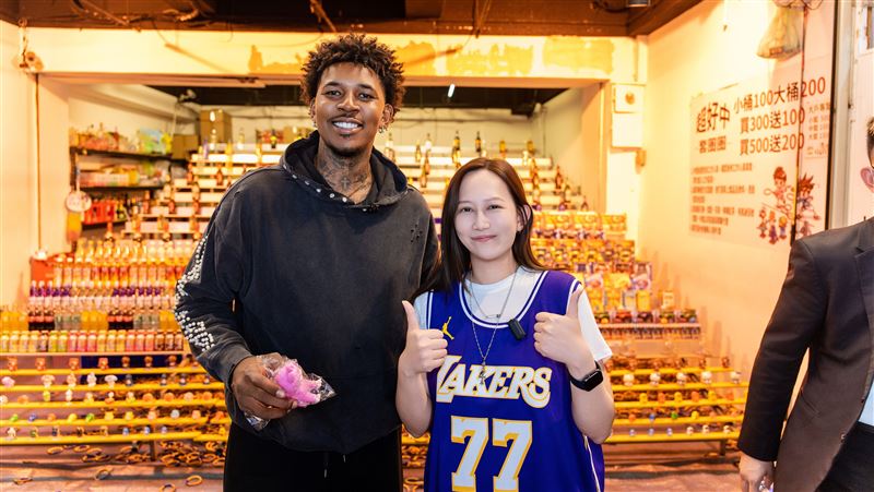 Mavis瑪菲司邀NBA球星Nick Young驚喜來台