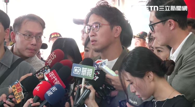 蔣萬安並不會現身凱道反兒虐集會。沈伯洋受訪表示「這件事情確實是可惜」,因為兒虐議題不分黨派,都該照顧台北市的兒童,也絕不能坐視兒虐案件越來越多。(圖/翻攝畫面)