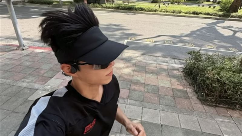 朴寶劍來台慢跑　大秀「裸身背肌」好養眼