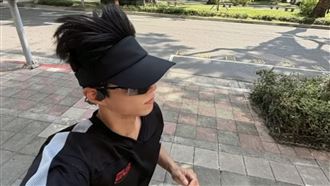 朴寶劍來台慢跑　大秀「裸身背肌」好養眼