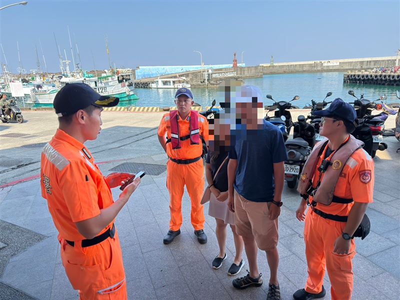 兩人被海巡署移送屏東地檢署偵辦。(圖/海巡署提供)