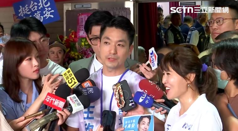 蔣萬安不出席凱道發起反虐童集會,受訪時說「今天我也特別請市府安排代表能夠出席傾聽大家的心聲。」(圖/翻攝畫面)