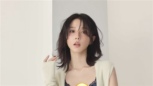 邵雨薇鈕扣沒扣　黑蕾絲內衣炸出性感曲線