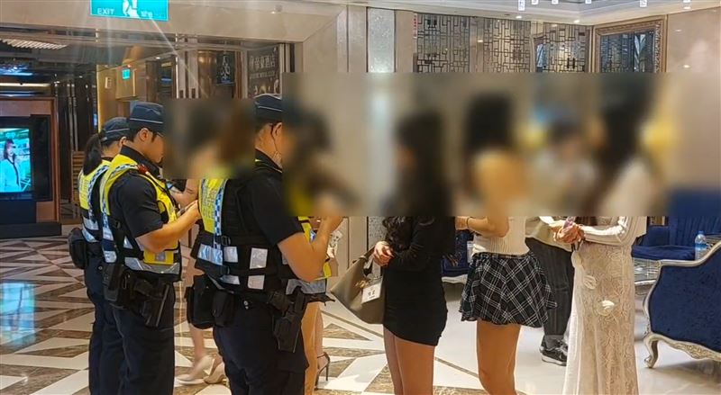 桃園深夜臨檢　再現「深Ｖ」美腿叢林
