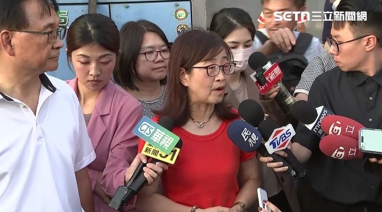 蔣萬安不出席凱道反虐童集會,派出北市副市長林奕華、北市教育局長湯志民及北市社會局長姚淑文三人到現場聆聽(圖/翻攝畫面)