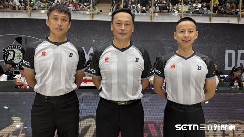 2026–27 TPBL開幕戰17日在台中迷你蛋登場,裁判服正式改版。(圖/記者倪芝蓉攝影)