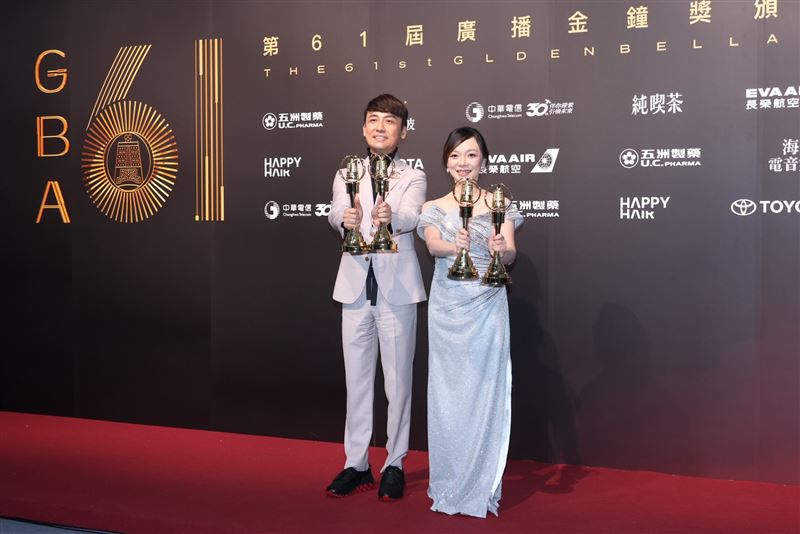 A-LIN（許宜嬪）、里歐（高群翔）以《社區散步趣－ESG環保永續不NG》一舉抱回兩項大獎。（圖／記者田俊彥攝影）