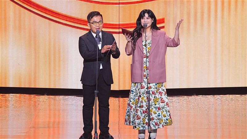 夏宇童廣播金鐘狂飄孕味　台上放閃孫協志