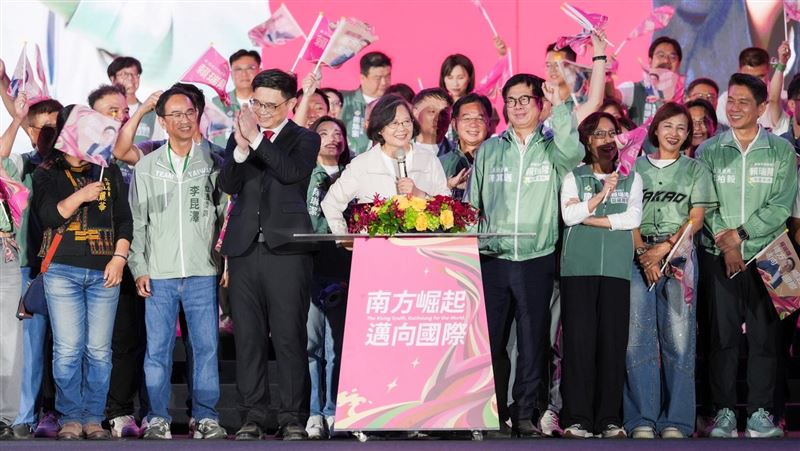 英美雙姝合體！力挺賴瑞隆接棒第4棒