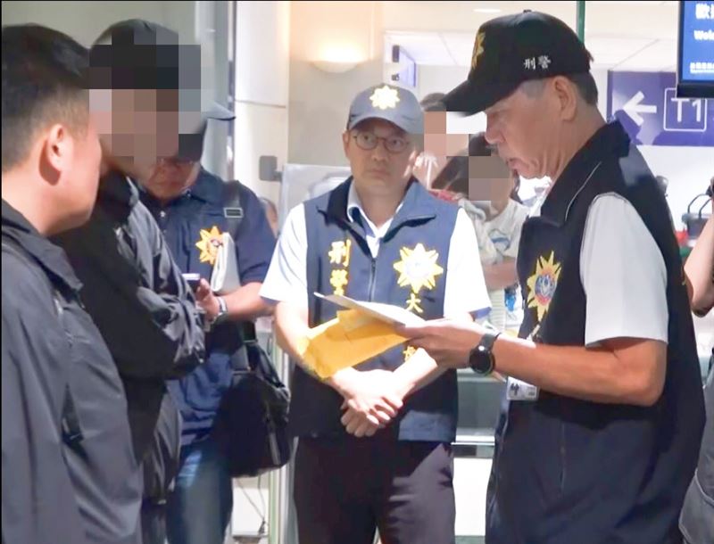 高雄楠梓某權利車行，發生集體虐殺命案，車行的林姓負責人、劉姓員工涉有重嫌，遭被遣返回台，檢方複訊後，向法院聲請羈押禁見。（圖／翻攝畫面）
