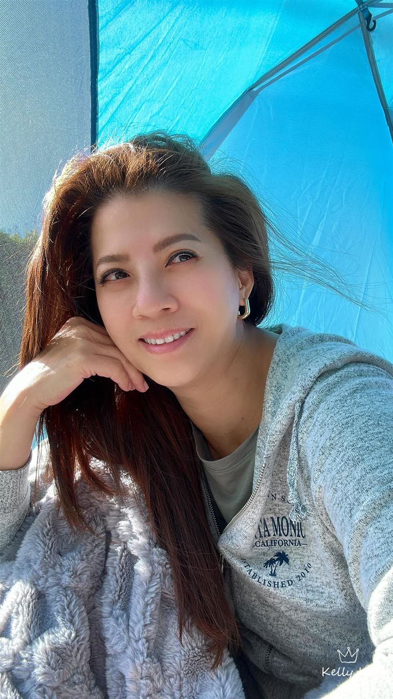 郭靜純近日遭控直播賣假貨,爆與王信貴離婚。(圖/翻攝自郭靜純臉書)