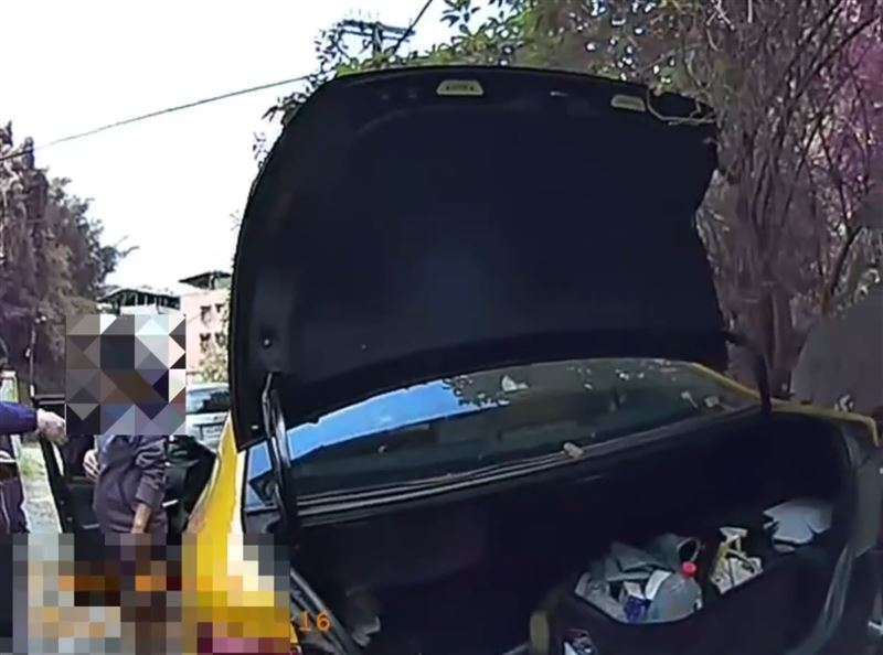 一名擔任計程車司機的季姓女子短時間內犯下7起竊盜案,獲交保後又再度犯案。(圖/翻攝畫面)