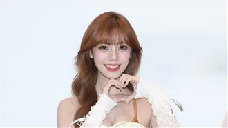 PS女孩性感裸背寫真！負傷半年醫藥費曝光