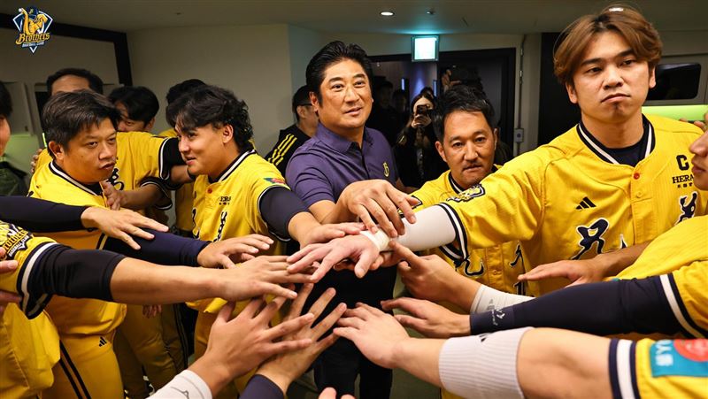 老闆來了！辜仲諒喊話兄弟　有笑容不害怕