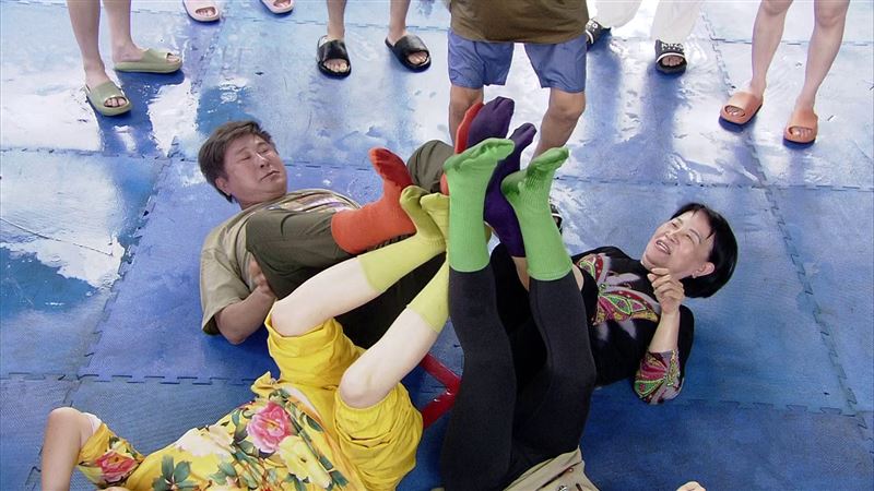 胡瓜賣力闖關。（圖／民視提供）