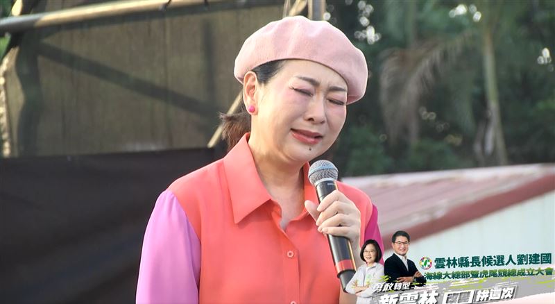 張秀卿談及婚姻與債務風波淚崩。（圖／翻攝自劉建國臉書）