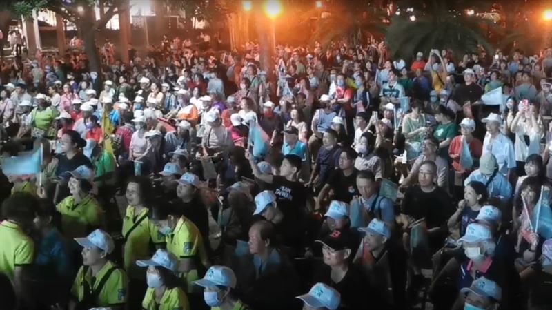 沈伯洋松信區車掃　民權公園喊突破2萬人