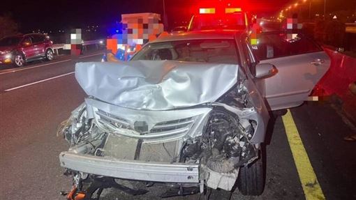 國1南下麻豆段車禍！3車追撞釀6人受傷