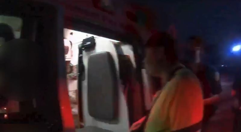 高流驚傳落水!女失足好友急跳水救援,警到場意外揪出「他」藏大麻。(圖/翻攝畫面)