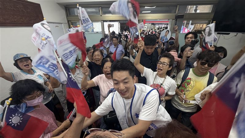 黃仁勳機捷36分鐘到台北？苦苓轟萬安公子