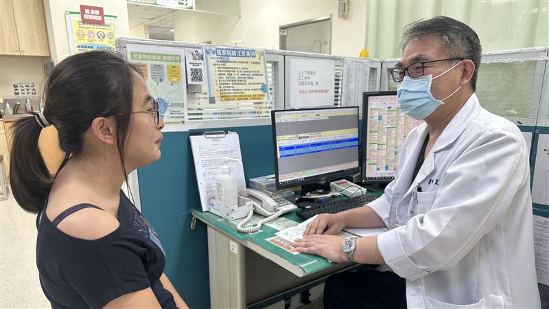 台中女子吃感冒藥後，出現脖子歪一邊、雙眼上吊症狀，竟是止吐藥副作用。（圖／非當事人／豐原醫院提供）