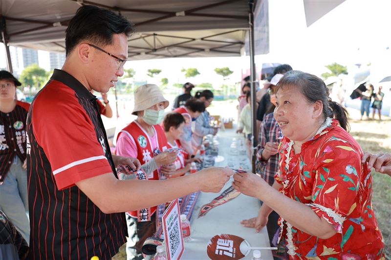 合體文宣、納入質詢,林智鴻:「挺洋流,是挺一種價值!」