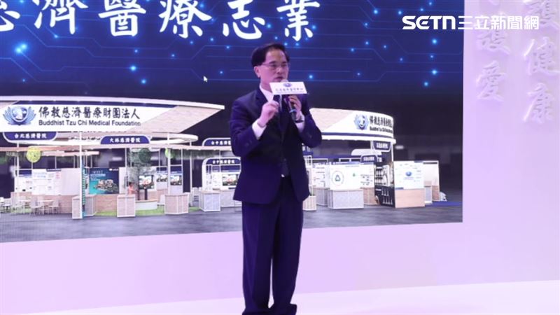 花蓮慈濟醫院院長林欣榮,年過70仍走路穩健、思緒清楚。(圖/資料照)
