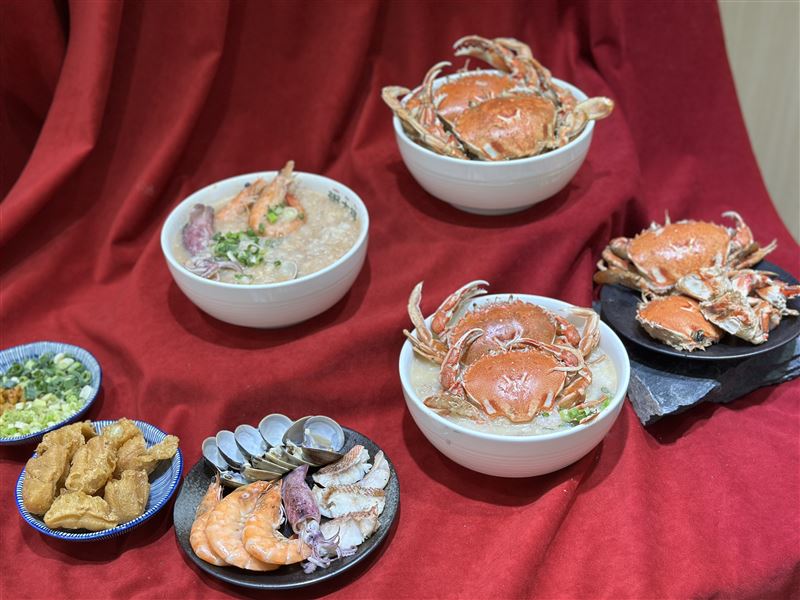 「粥大福」人氣季節限定「極鮮雙蟹粥」今年限量回歸。（圖／品牌業者提供）