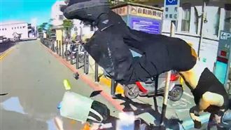 基隆女騎士突逆向！衝撞廂型車噴飛傷重亡